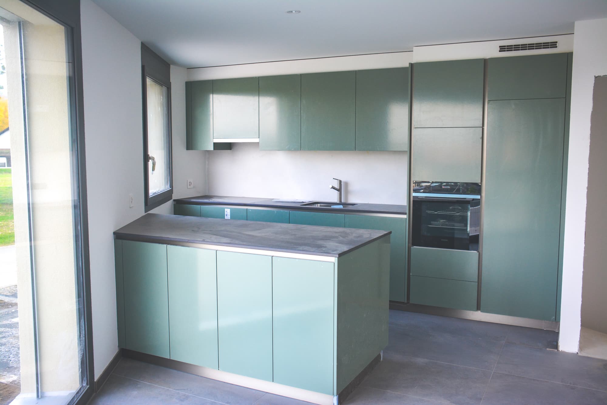 Villa 2 - Cuisine aménagée avec finitions haut de gamme