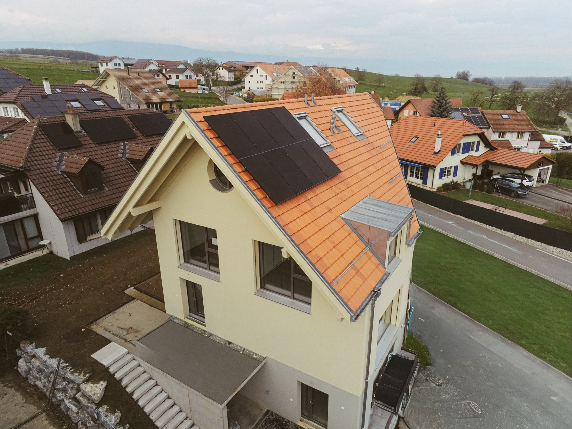 Vue extérieure latérale des villas